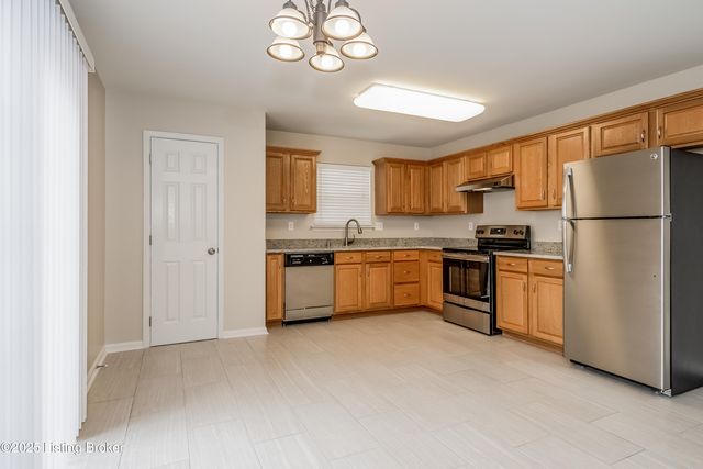 9707 Evanwood Ct, Louisville, KY 40228