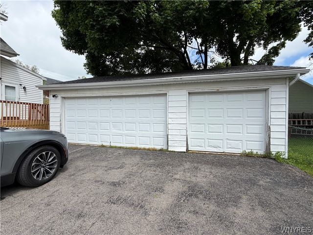 1316 Garrett Avenue, Niagara Falls, NY 14305