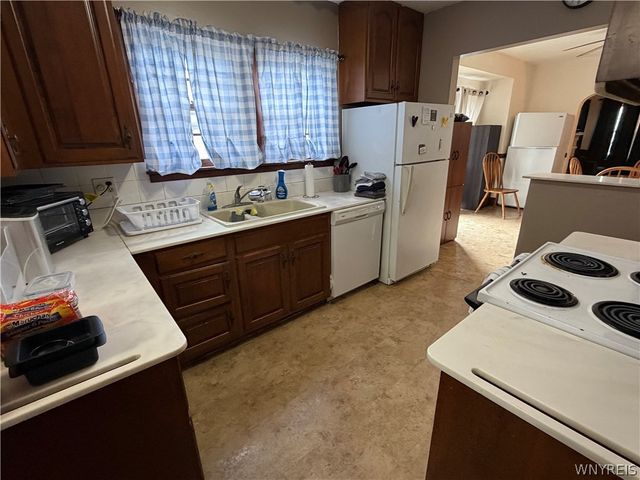 1316 Garrett Avenue, Niagara Falls, NY 14305