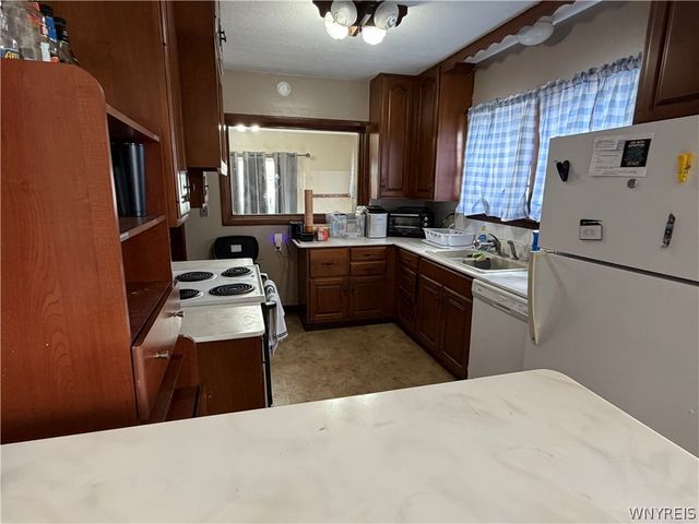 1316 Garrett Avenue, Niagara Falls, NY 14305