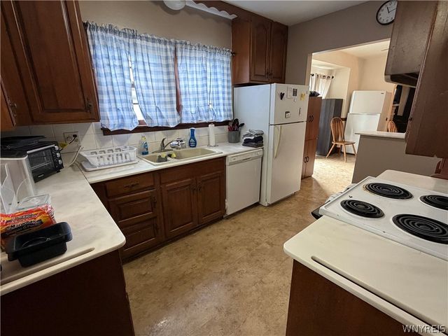 1316 Garrett Avenue, Niagara Falls, NY 14305