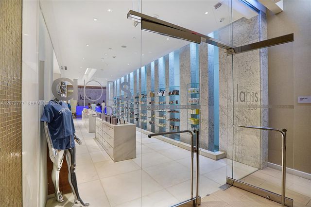 4401 Collins Avenue 1115, Miami Beach, FL 33140