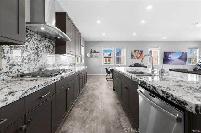 115 Frame, Irvine, CA 92618