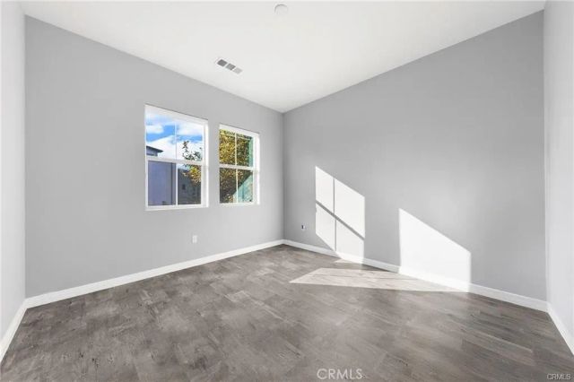 115 Frame, Irvine, CA 92618