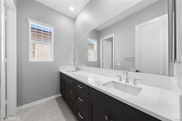 115 Frame, Irvine, CA 92618