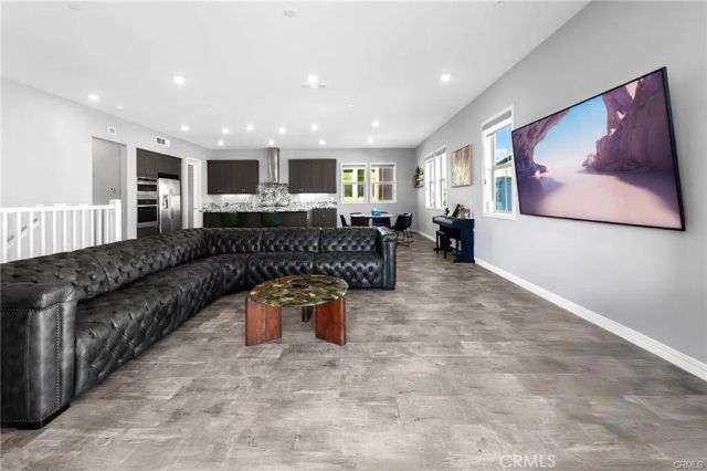 115 Frame, Irvine, CA 92618