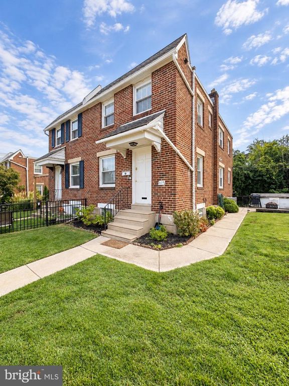 609 ACORN ST, PHILADELPHIA, PA 19128 — exterior