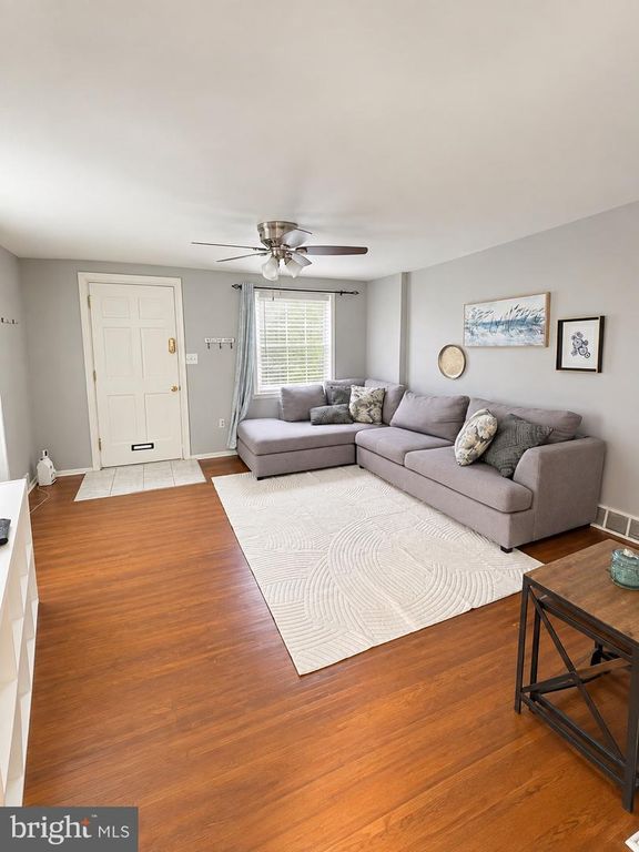 609 ACORN ST, PHILADELPHIA, PA 19128 — photo 4
