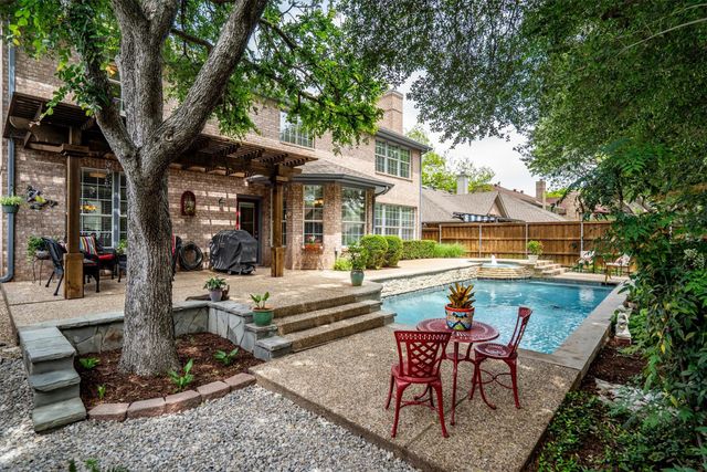 2233 Beechwood Lane, Flower Mound, TX 75028
