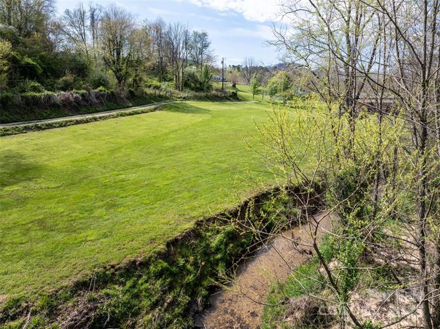 20 & 28 Toby Drive, Asheville, NC 28806