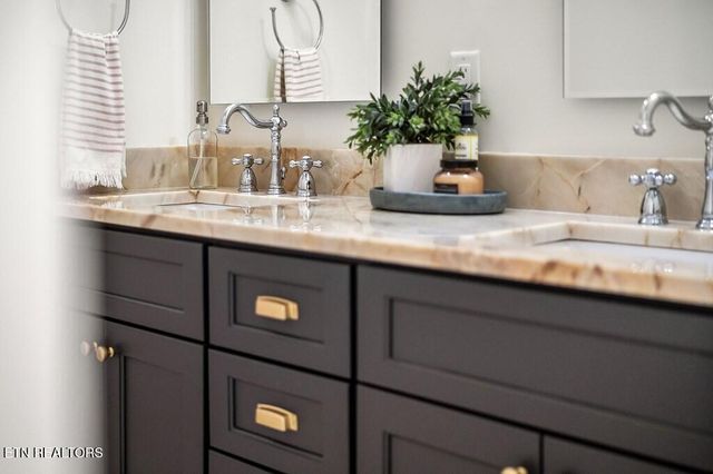 2311 Boyd Farris Rd, Cookeville, TN 38506