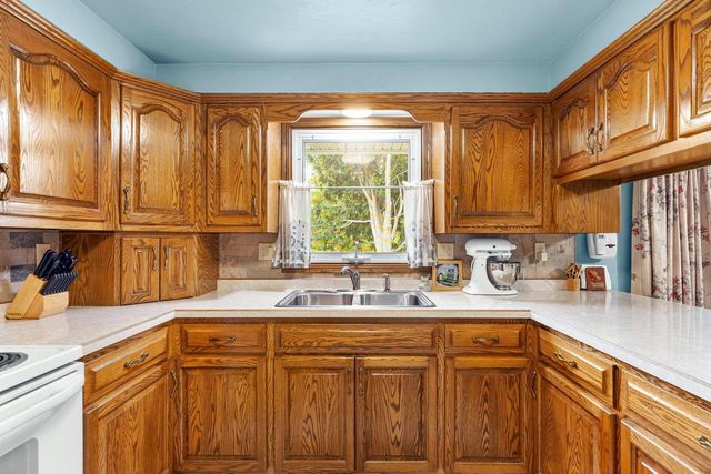 2861 SUNNY VALE COURT, Green Bay, WI 54313