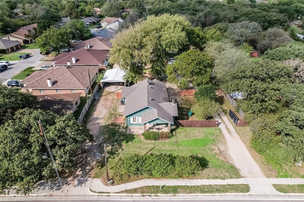 2424 Handley Drive, Fort Worth, TX 76112 — exterior