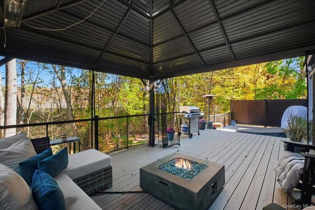 67 Thoreau Court, Yorktown Heights, NY 10598