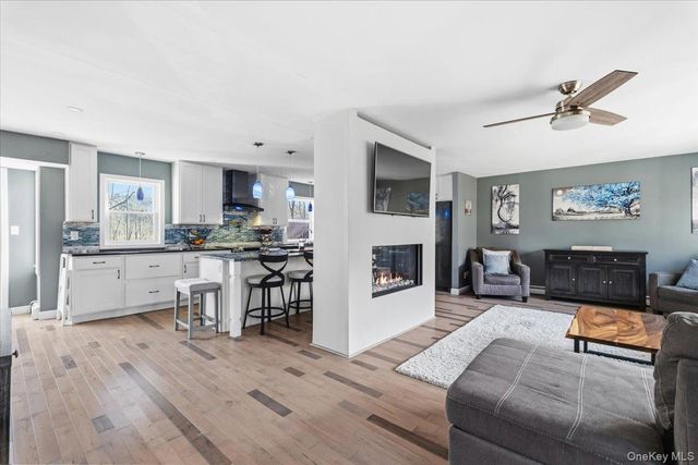 67 Thoreau Court, Yorktown Heights, NY 10598