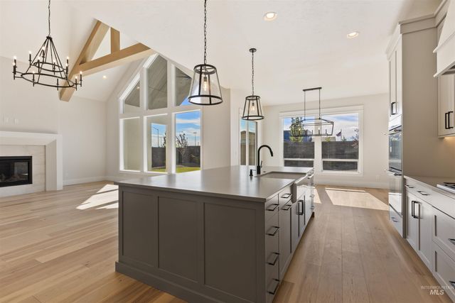 958 E Crescendo St, Meridian, ID 83642