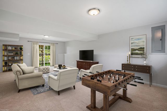 44 Shadybrook Lane, Waterbury, CT 06706