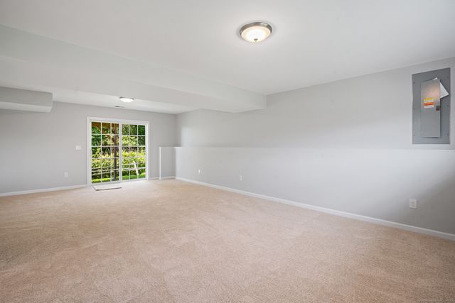 44 Shadybrook Lane, Waterbury, CT 06706