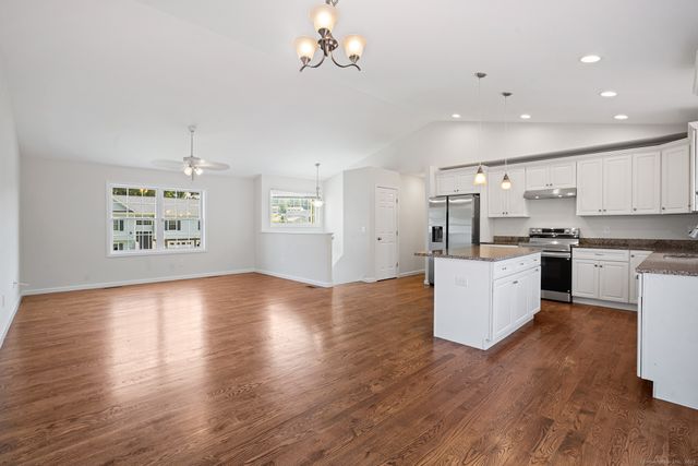 44 Shadybrook Lane, Waterbury, CT 06706