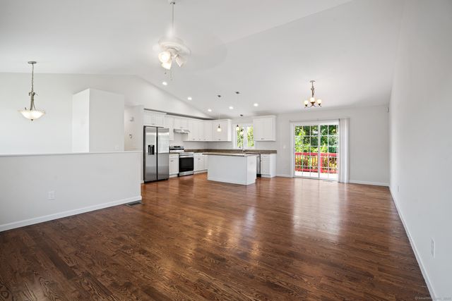 44 Shadybrook Lane, Waterbury, CT 06706