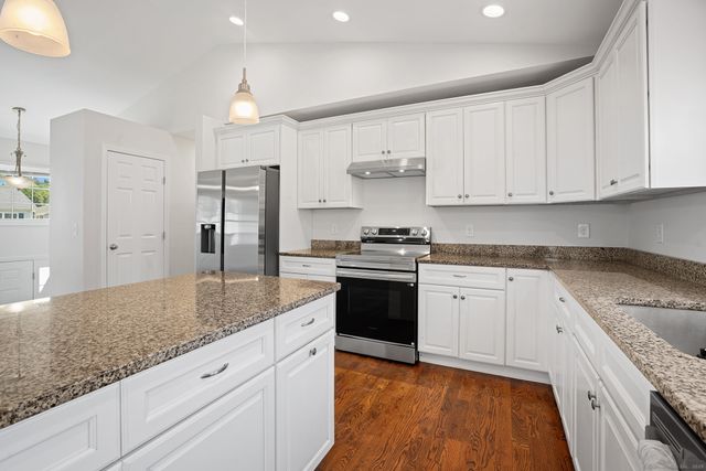 44 Shadybrook Lane, Waterbury, CT 06706