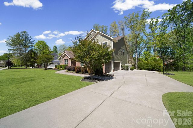8635 Whitehawk Hill Road, Waxhaw, NC 28173