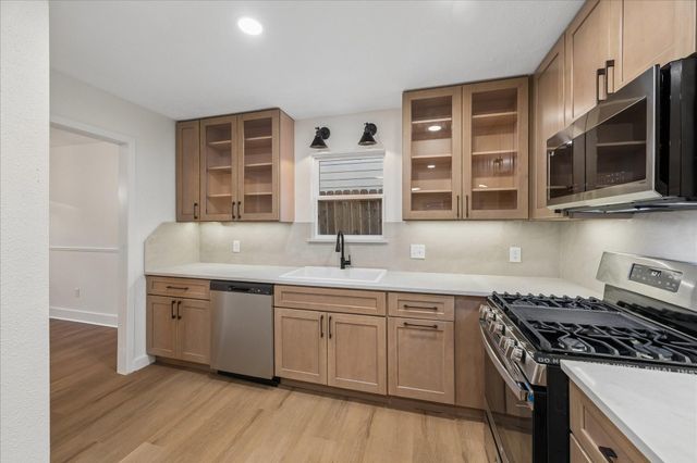 85 Yewleaf Drive, Spring, TX 77381