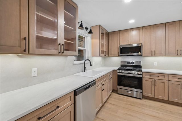 85 Yewleaf Drive, Spring, TX 77381
