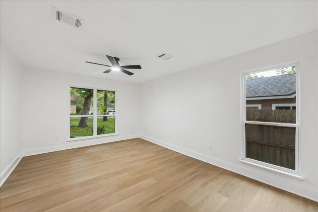 85 Yewleaf Drive, Spring, TX 77381