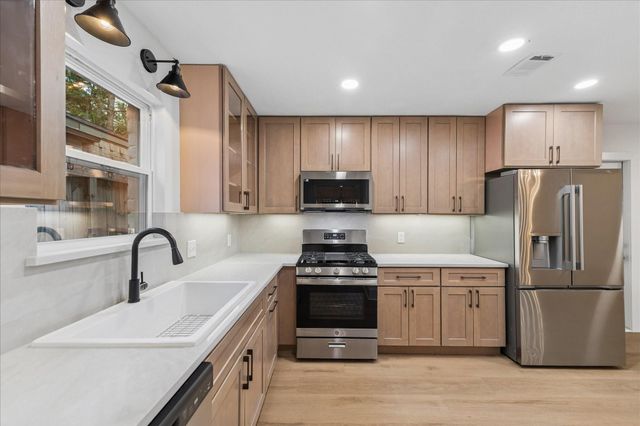 85 Yewleaf Drive, Spring, TX 77381