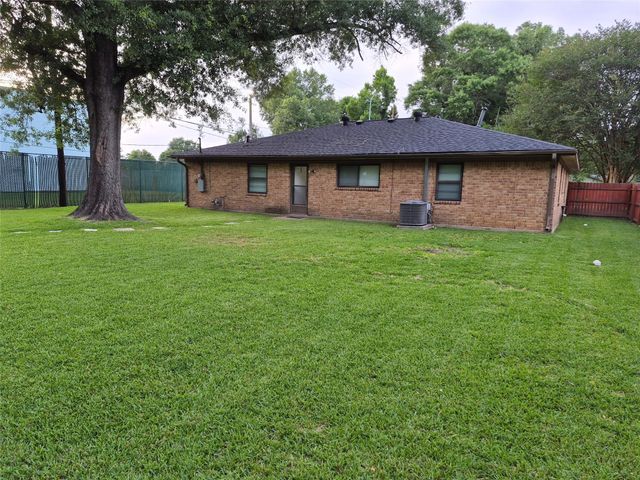 638 Cherry Valley Drive, Huffman, TX 77336