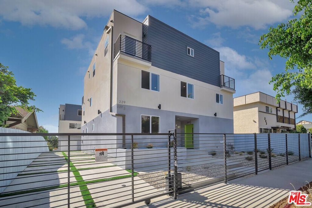 B N Park View Street, Los Angeles, CA 90026