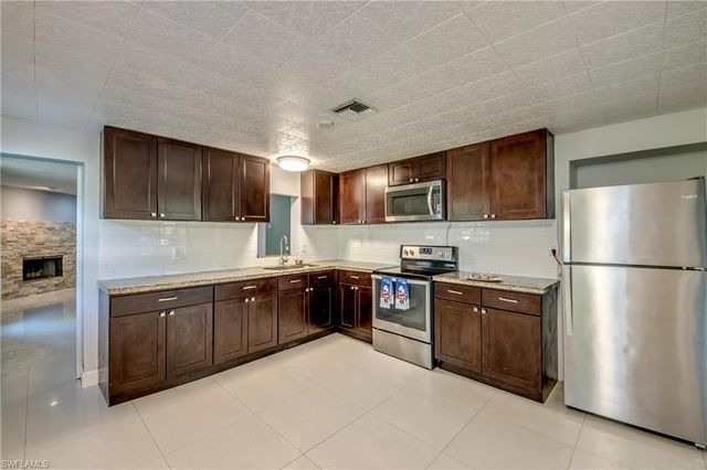 19330 Meredith RD, North Fort Myers, FL 33917