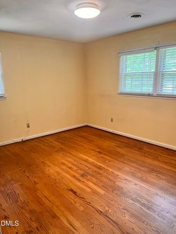 400 Briarcliff Lane, Cary, NC 27511