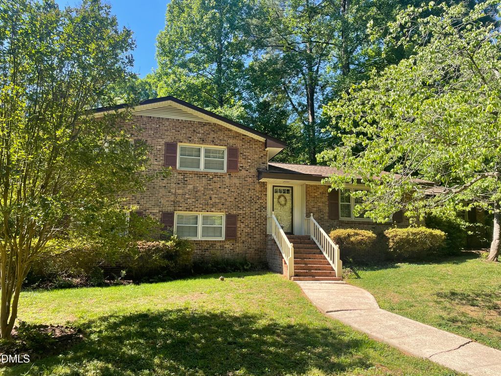 400 Briarcliff Lane, Cary, NC 27511