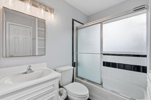 1606 Treehouse Lane N, Keller, TX 76262