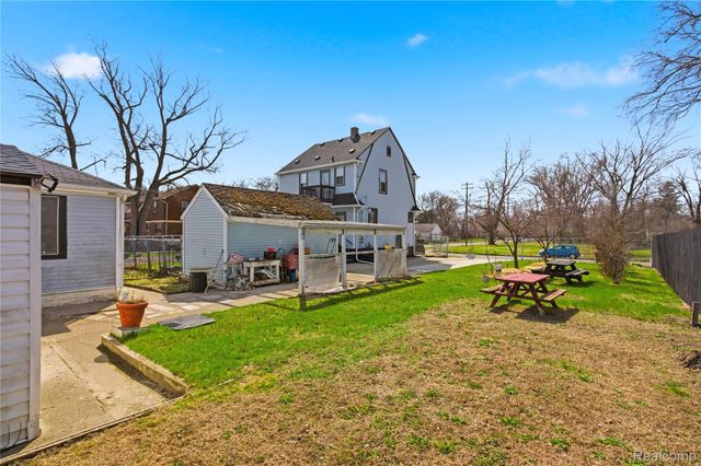 15400 Cruse Street, Detroit, MI 48227