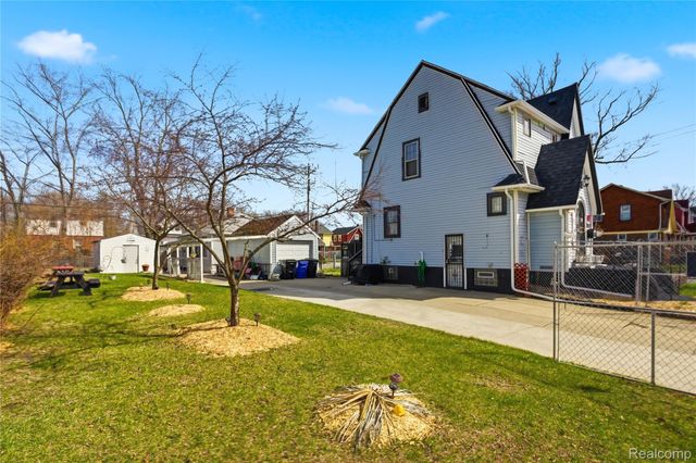 15400 Cruse Street, Detroit, MI 48227