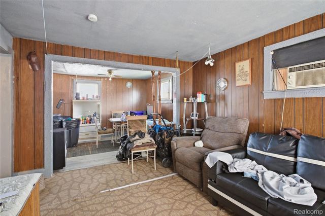 15400 Cruse Street, Detroit, MI 48227