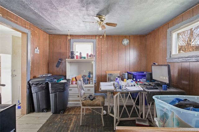 15400 Cruse Street, Detroit, MI 48227