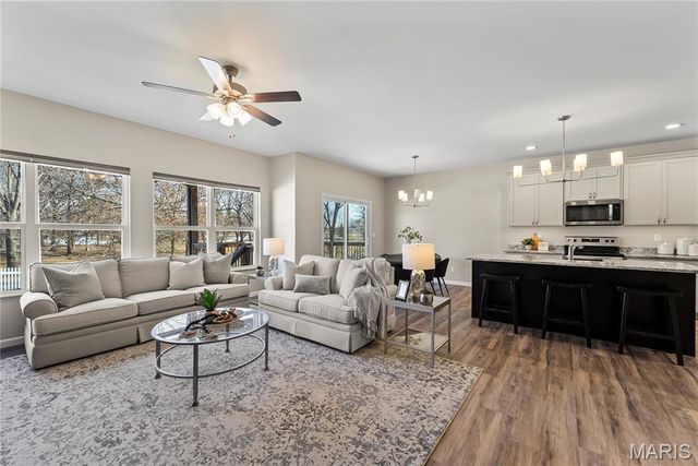 7368 Kindlewood Drive, Edwardsville, IL 62025