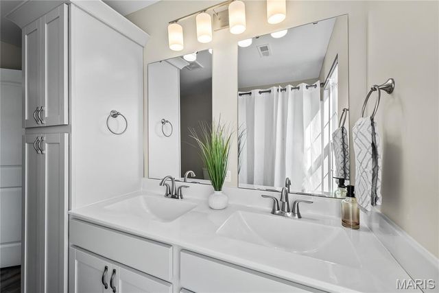 7368 Kindlewood Drive, Edwardsville, IL 62025