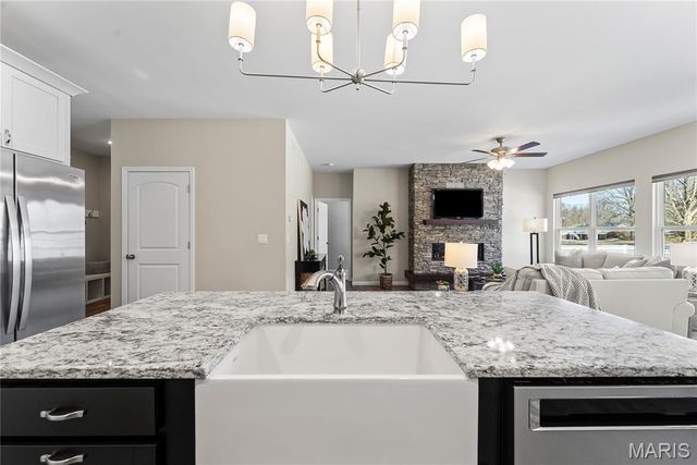 7368 Kindlewood Drive, Edwardsville, IL 62025