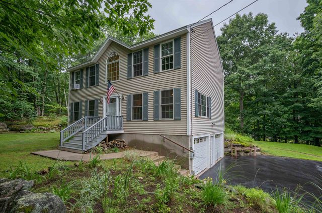 5 Blake Road, Raymond, NH 03077
