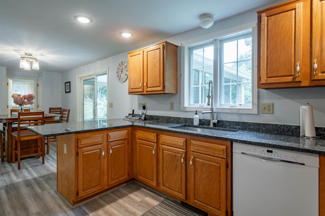 5 Blake Road, Raymond, NH 03077
