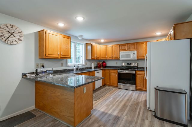 5 Blake Road, Raymond, NH 03077