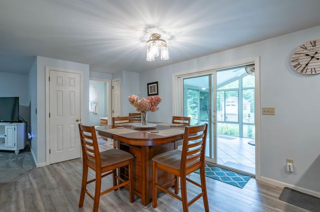 5 Blake Road, Raymond, NH 03077