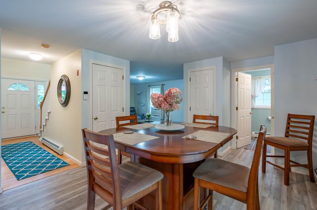 5 Blake Road, Raymond, NH 03077