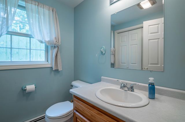 5 Blake Road, Raymond, NH 03077