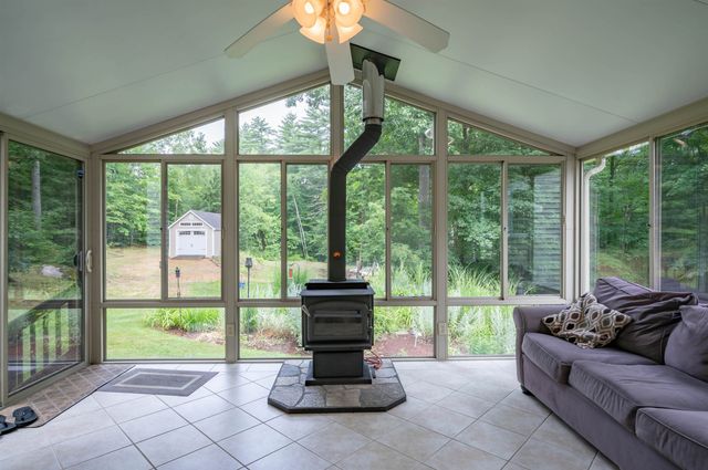 5 Blake Road, Raymond, NH 03077